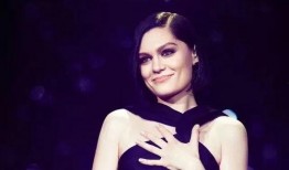 金姐爆料男歌手是谁呀视频,男歌手身份大曝光，视频爆料引发热议