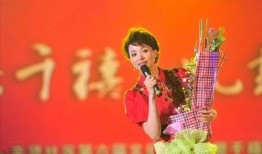 董卿校友爆料视频,视频背后的感人故事